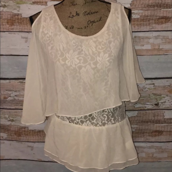 ZINGA Tops - 💄SOLD ON EB💄ZINGA beautiful top